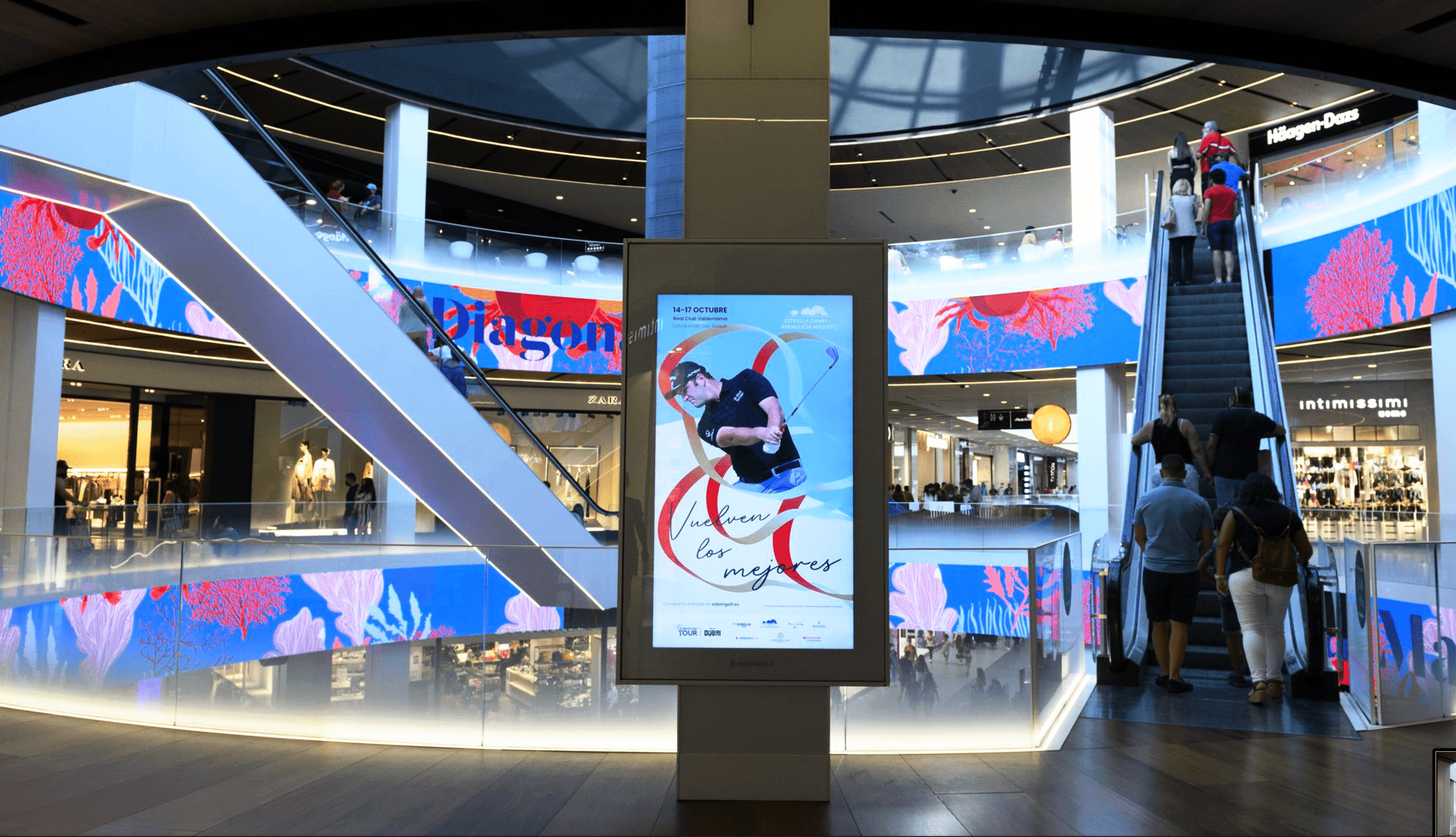 Piezas de campaña del Estrella Damm N.A. Andalucía Masters en distintos formatos